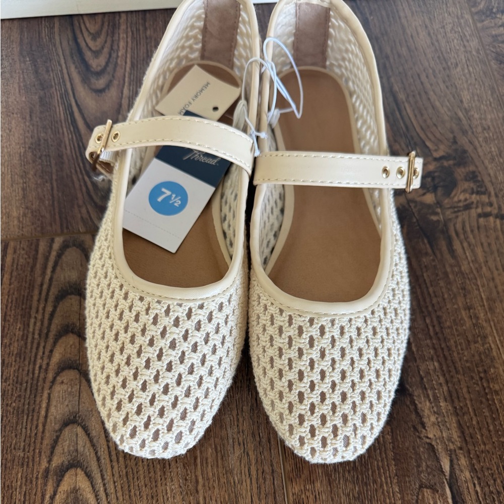 Universal Thread crochet flats
